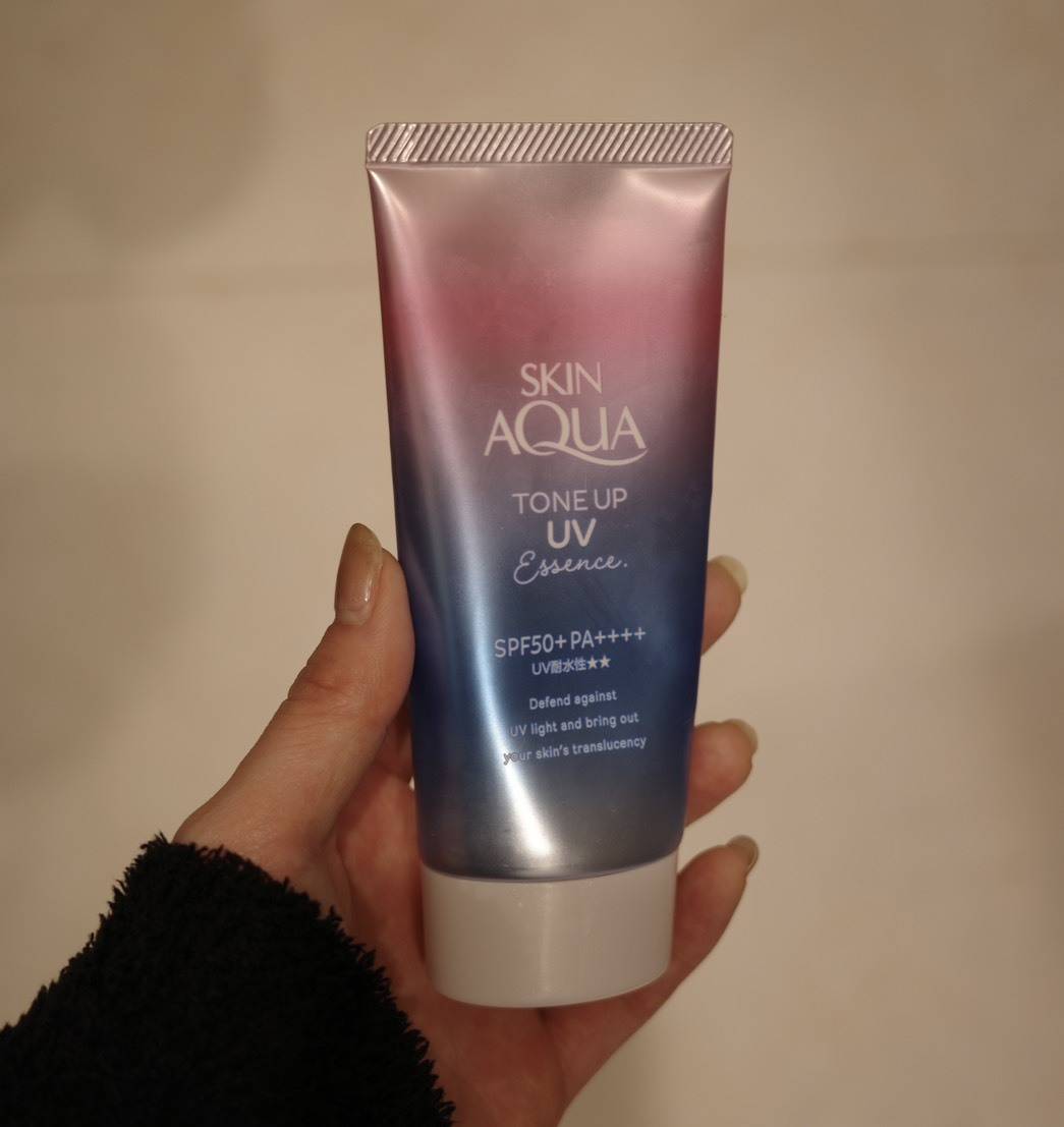 スキンアクア トーンアップUVエッセンス