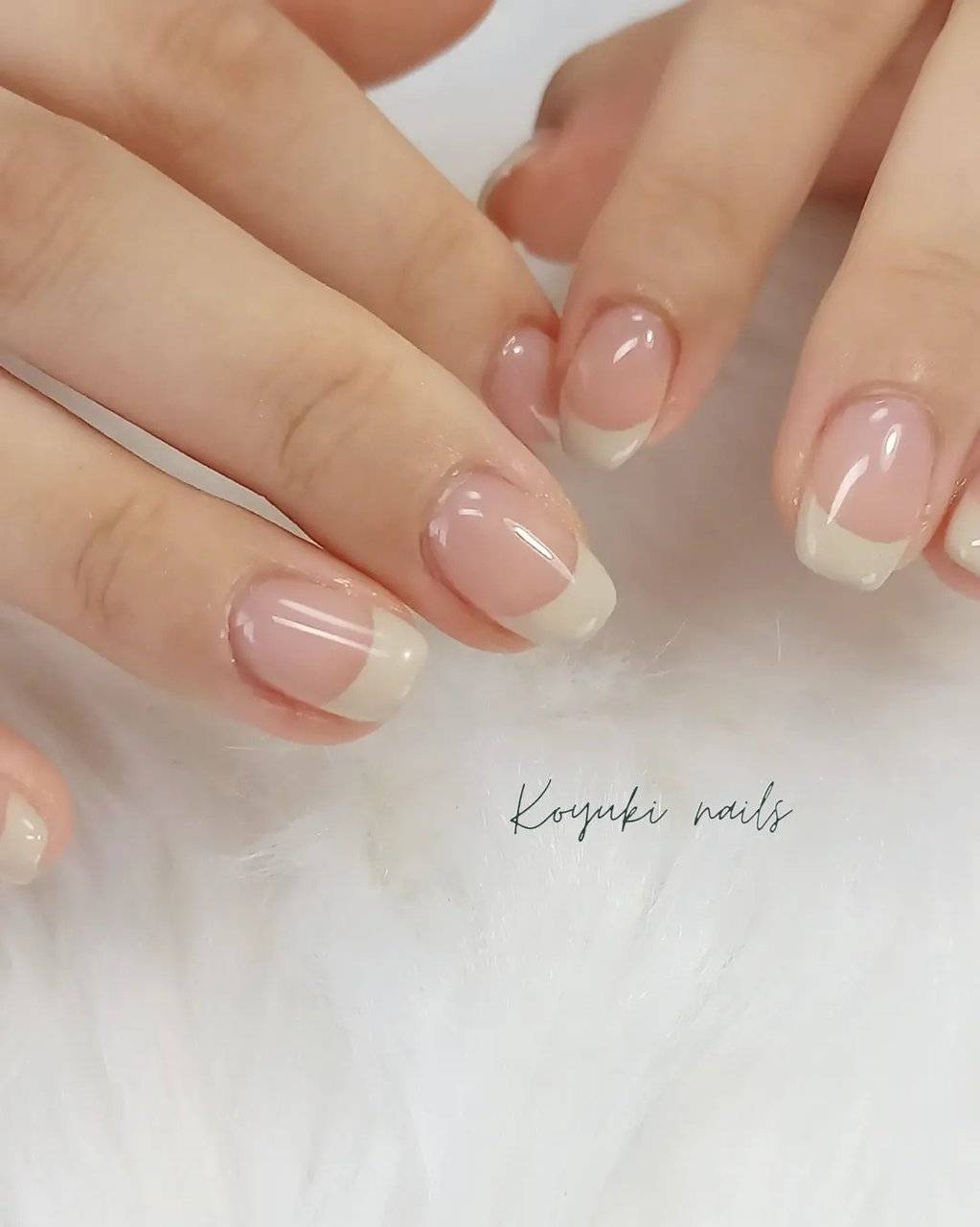 くすみベージュネイル