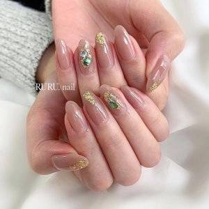  くすみベージュネイル 