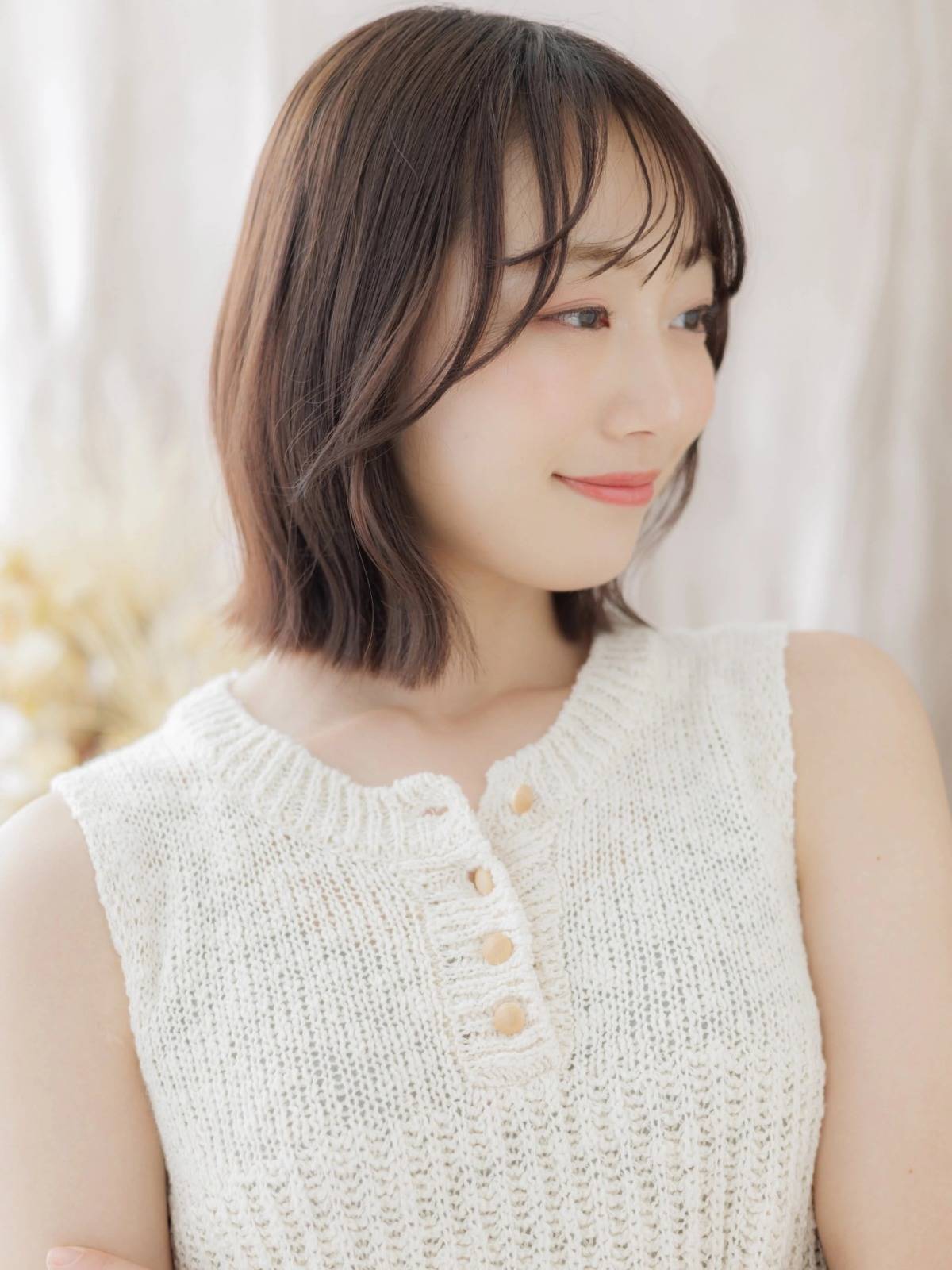 くびれミディアムボブ