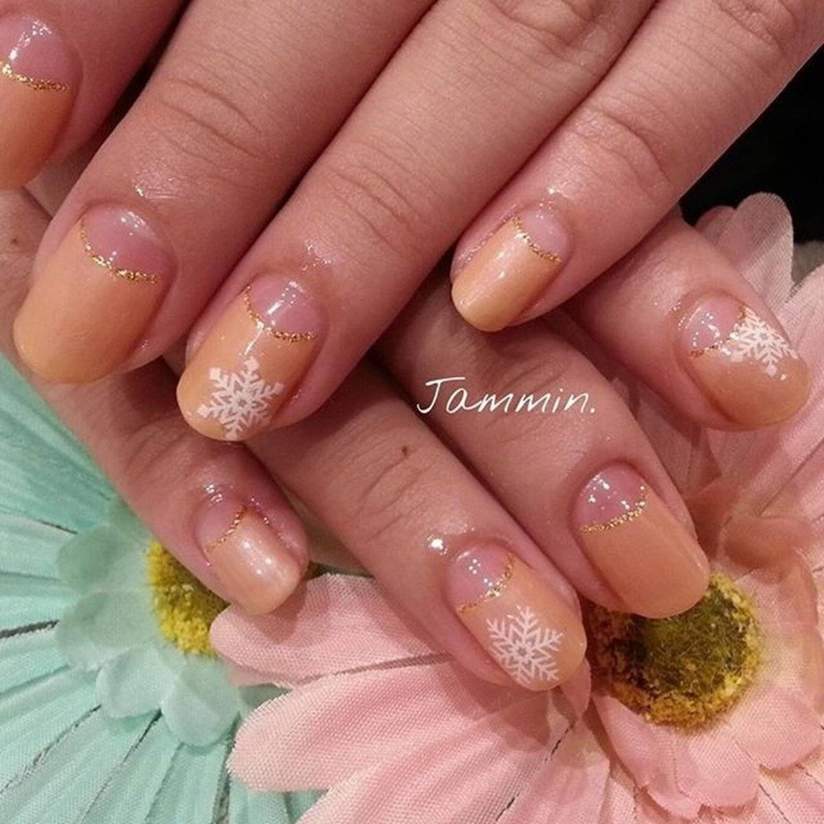 オレンジベージュネイル