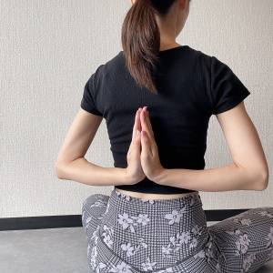 びっくりするほど気持ちいい……。椅子があればできる「肩甲骨はがし」