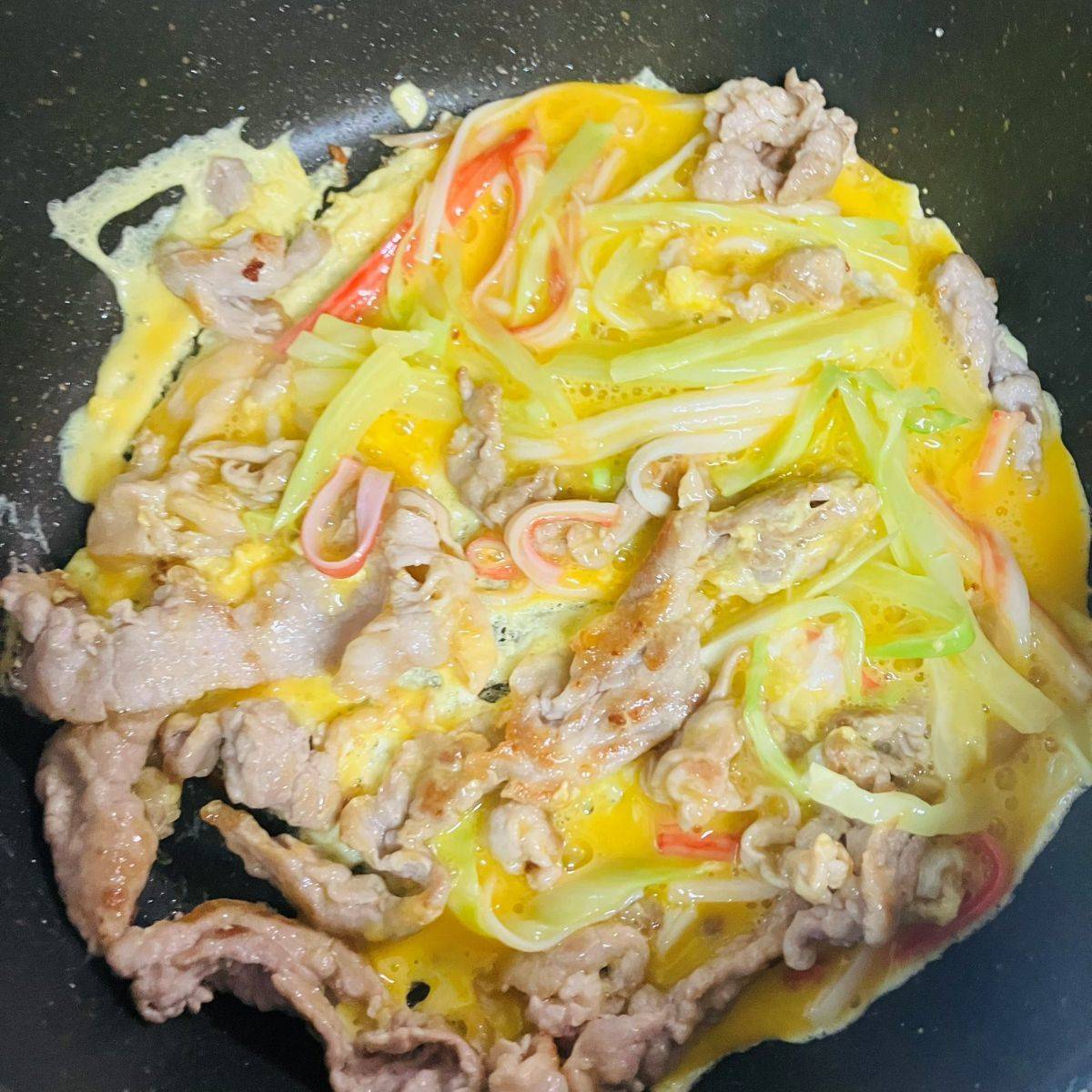 JAグループ公式の「❤キャベツの芯と豚とカニかまの卵炒め❤」のレシピ