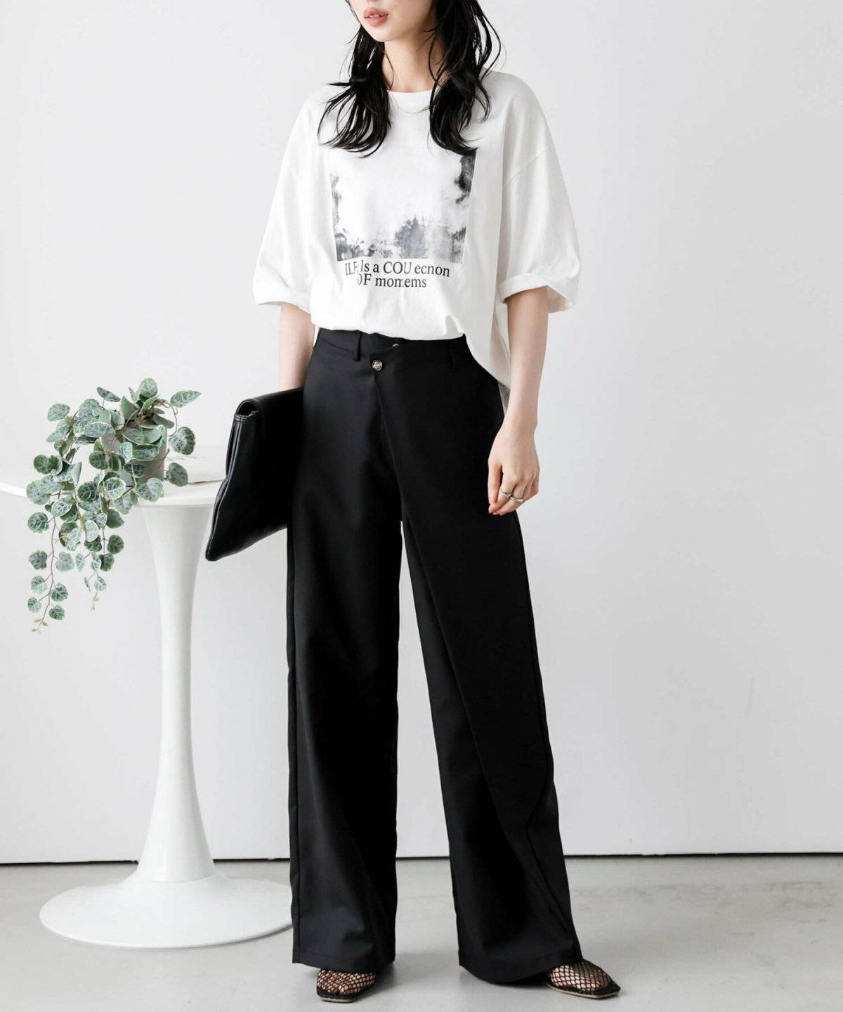 夏コーデの女性