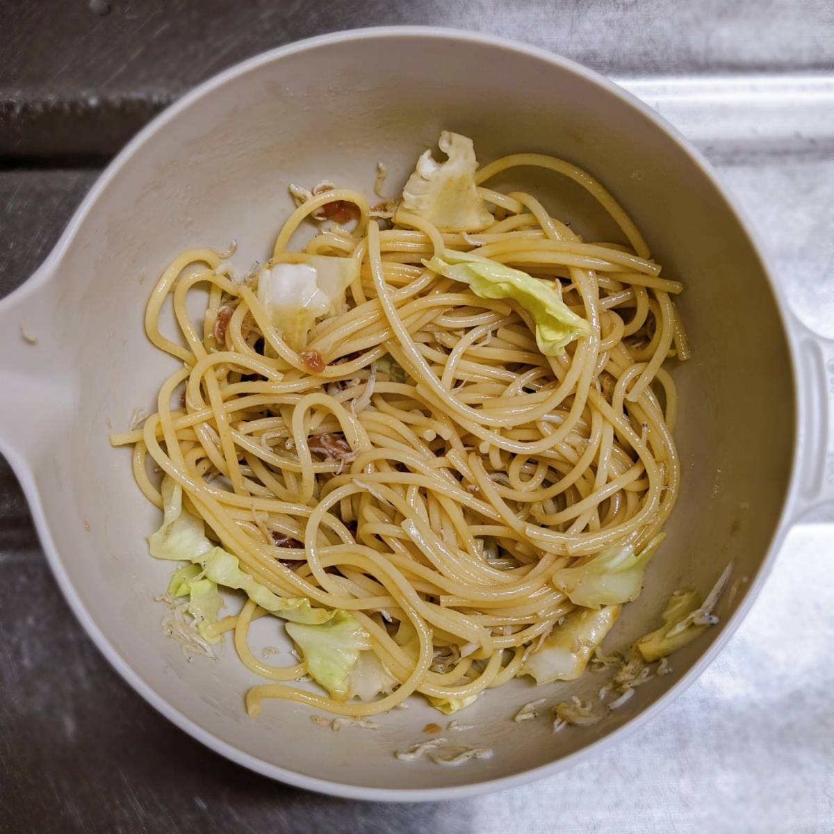 マ・マー公式の「キャベツの芯とちりめんじゃこの和風スパゲティ」のレシピ