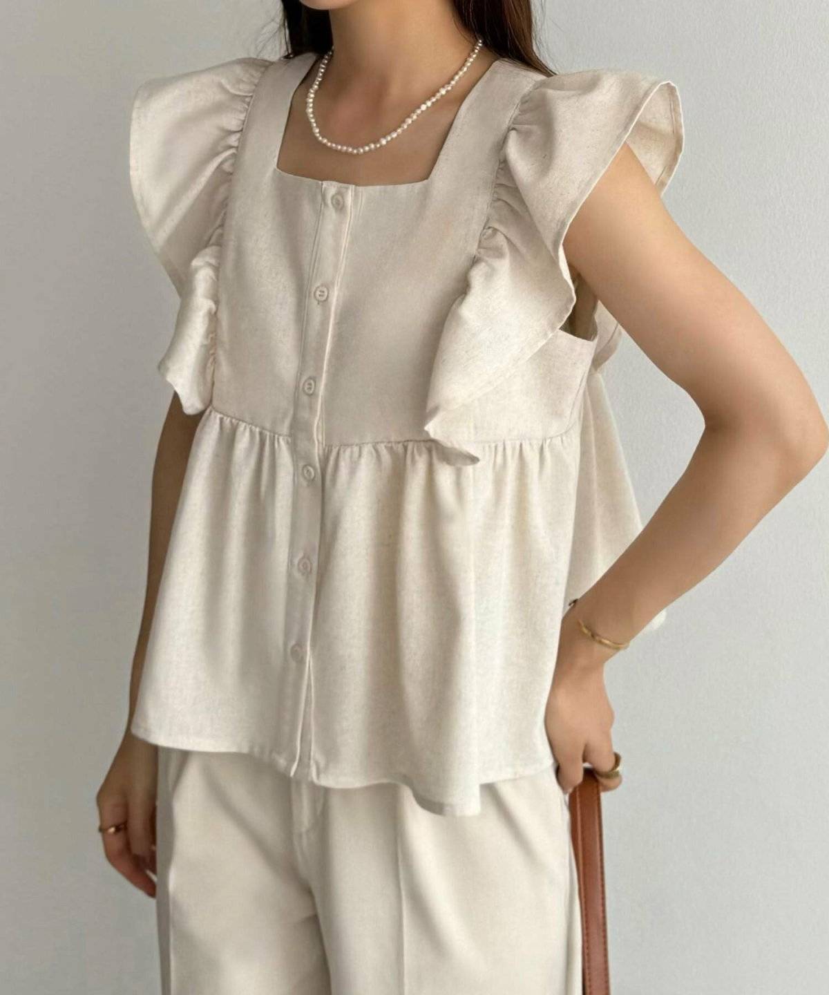 夏コーデの女性