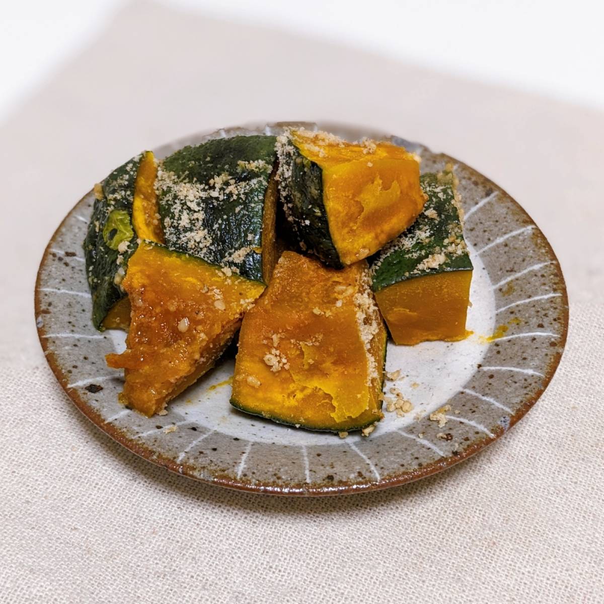 JAグループ公式の「かぼちゃのゴマ和え　めんつゆで簡単」のレシピ