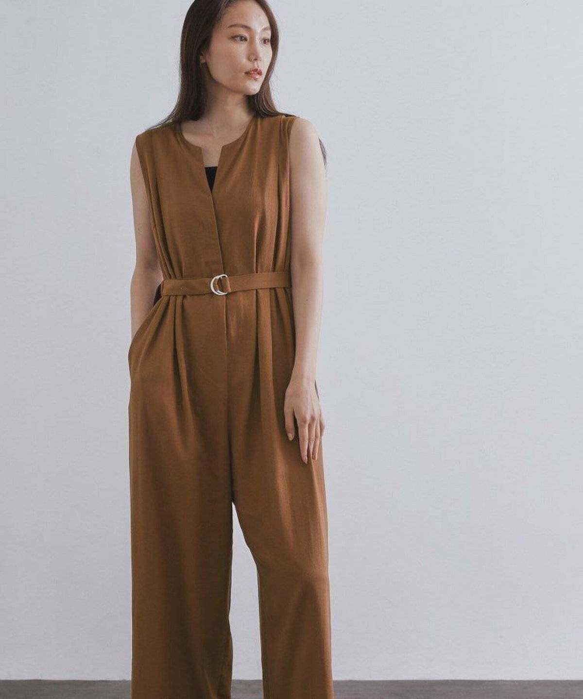 夏コーデの女性