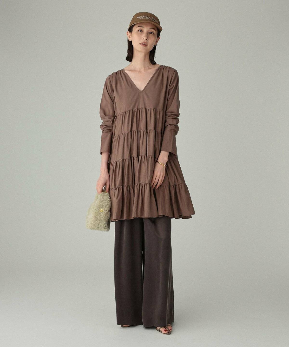 夏コーデの女性