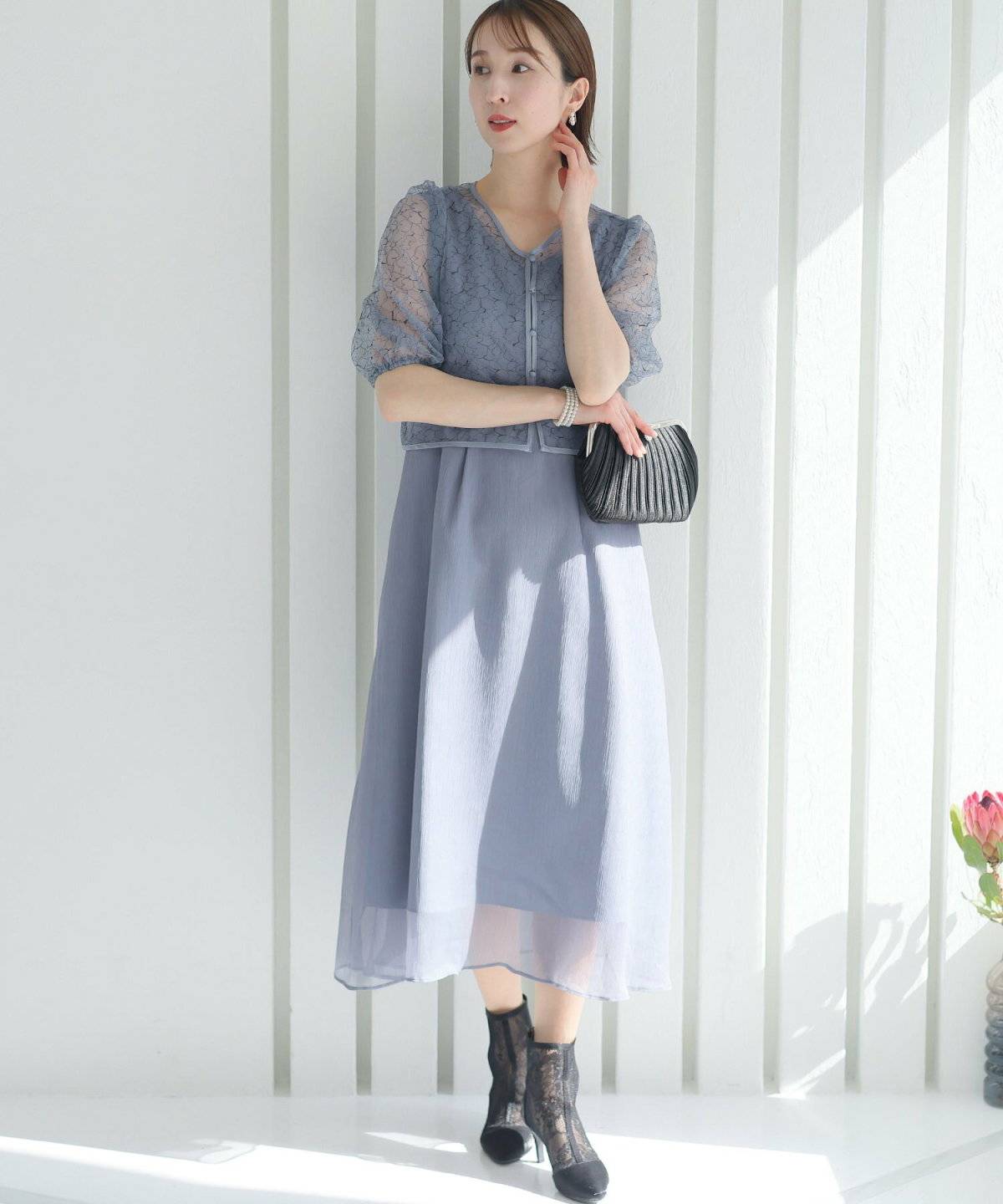 夏コーデの女性