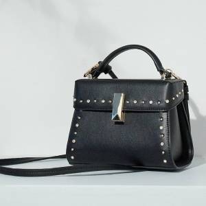 大人女子が持っても恥ずかしくない！合わせやすいバッグ5選〜2025冬〜