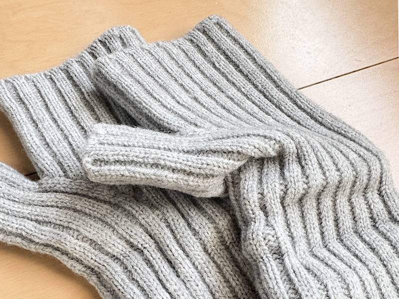 アームウォーマーのリブ編みアップ