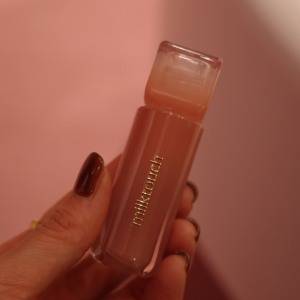 素の唇が盛れる♡ベタつかずうるツヤをプラス「Milk Touch」リップグロス