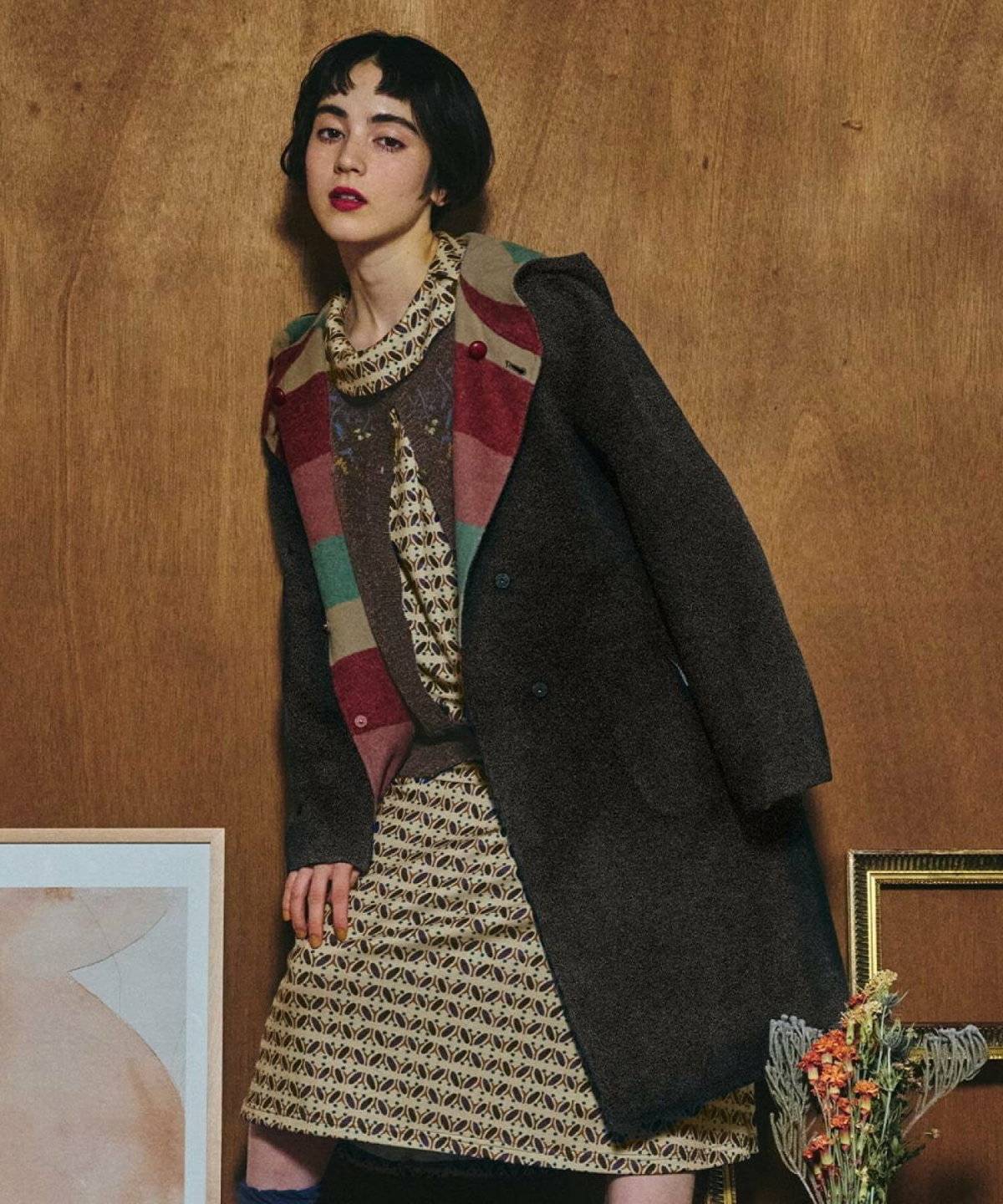 ワンピースコーデの女性