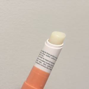 乾燥に負けないしっとり唇へ。温泉水×ミツロウ配合「アベンヌ」の薬用リップケア