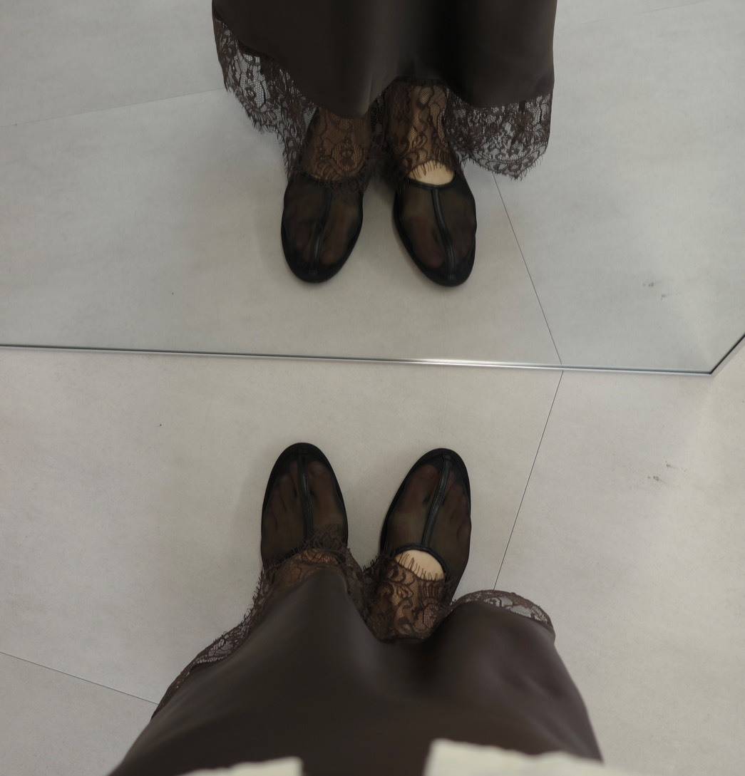 シアー素材のバレエシューズ