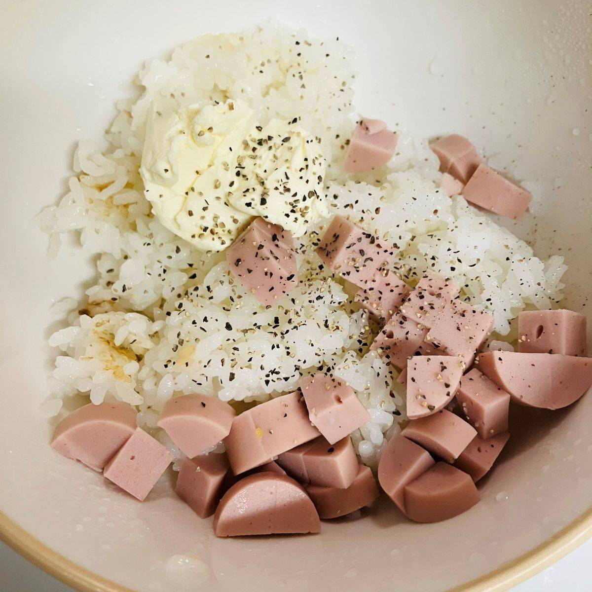 ニッスイ公式の「おさかなのソーセージで「3種のアレンジおにぎり」」のレシピ