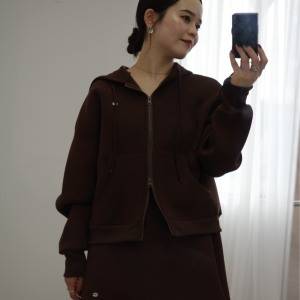 ラフなのに上品見え♡毎日使える「パーカー＆ミニスカ」スウェットセットアップ