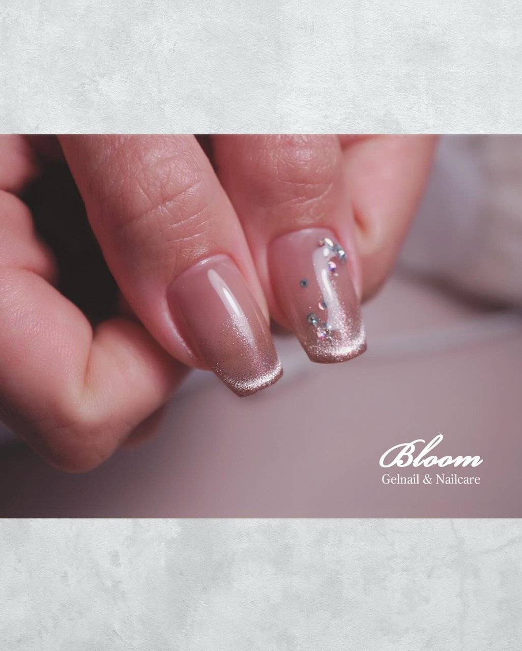 透け感ピンクネイル