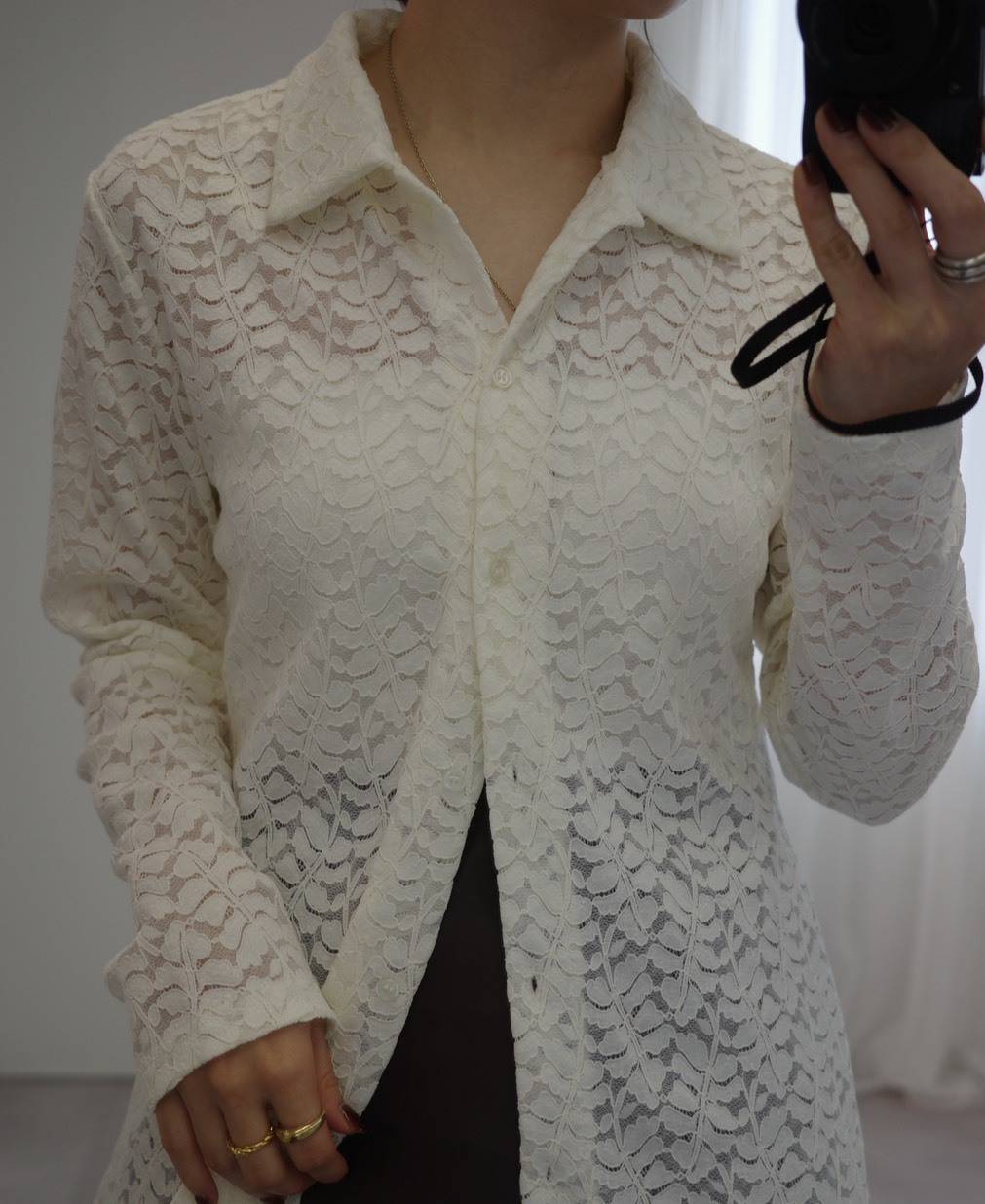 レースポロデザインブラウスコーデ