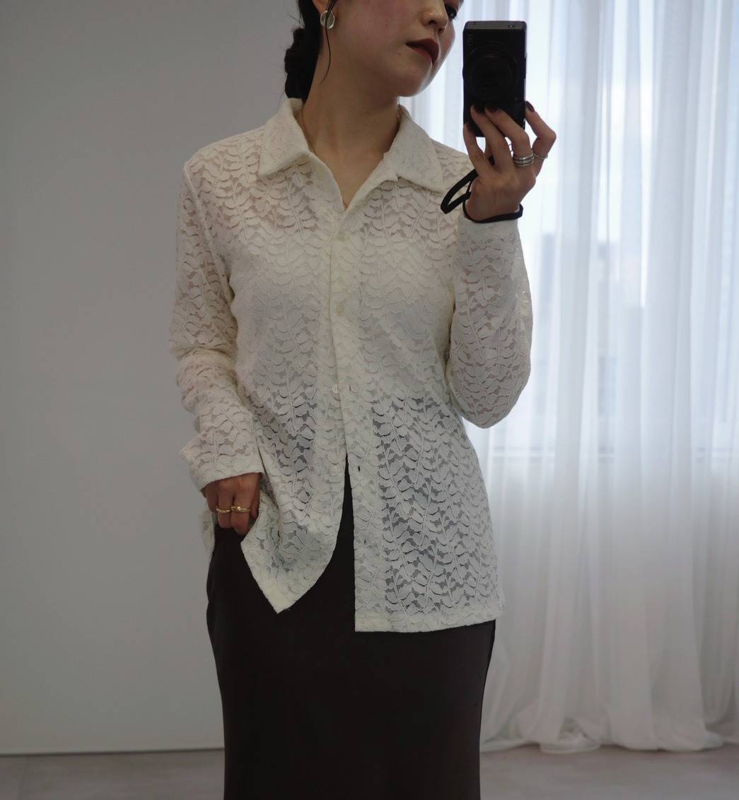 レースポロデザインブラウスコーデ