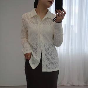 きちんと感にほんのり色気を……♪ポロデザインが新鮮「ユアーズ」レースブラウス