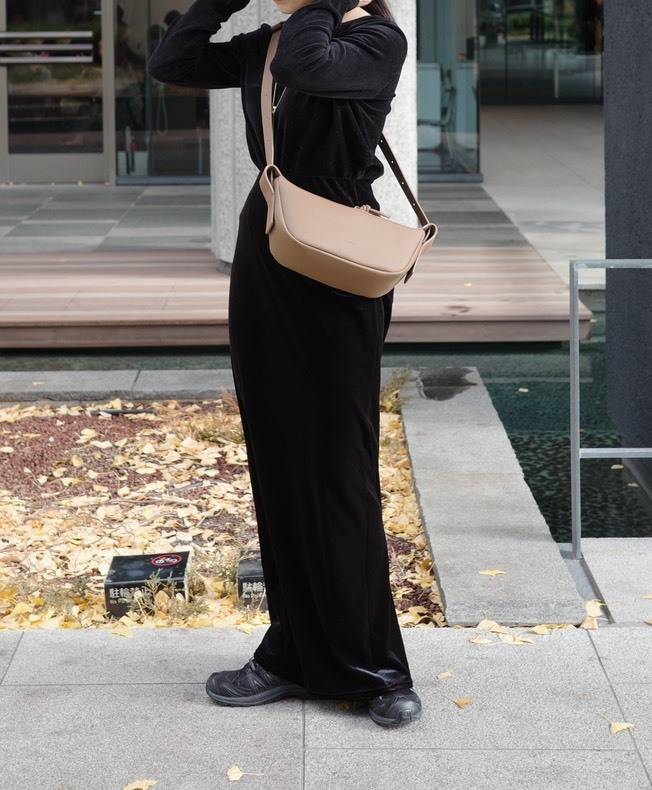 ベロアマーメイドスカートコーデ