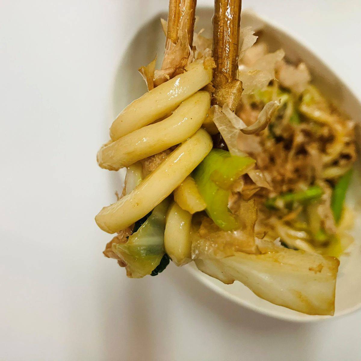 JAグループ公式の「たっぷり野菜のおかか焼きそば♪」のレシピ