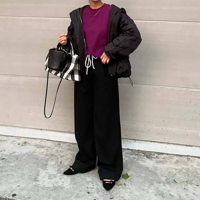 パープルニットをアクセントに！