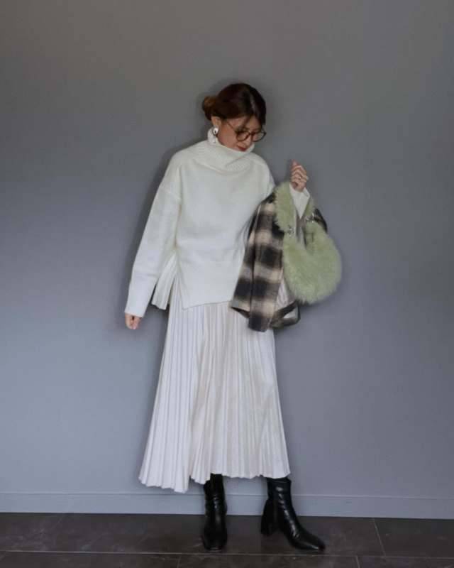 オールホワイトコーデ