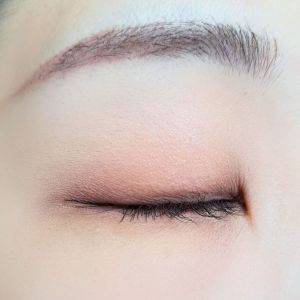  CEZANNE「ビタートーンアイシャドウ」 