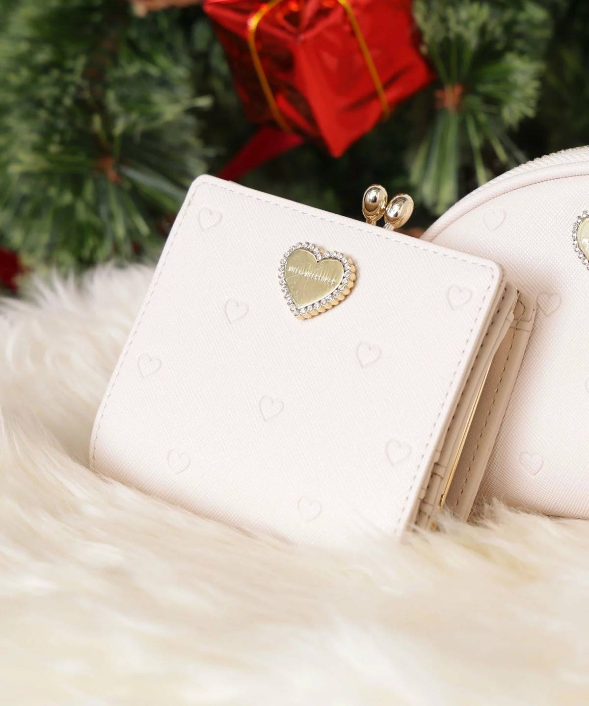 JILL by JILL STUART エンボスハートがま口ウォレット