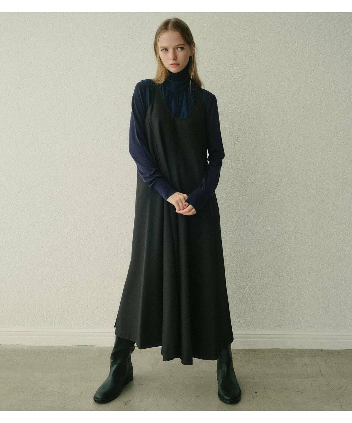 タートルネックを着た女性