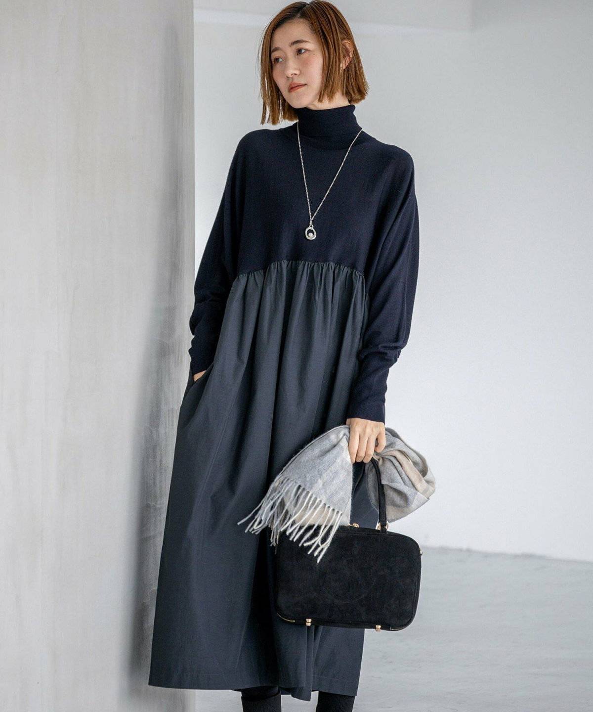 タートルネックを着た女性