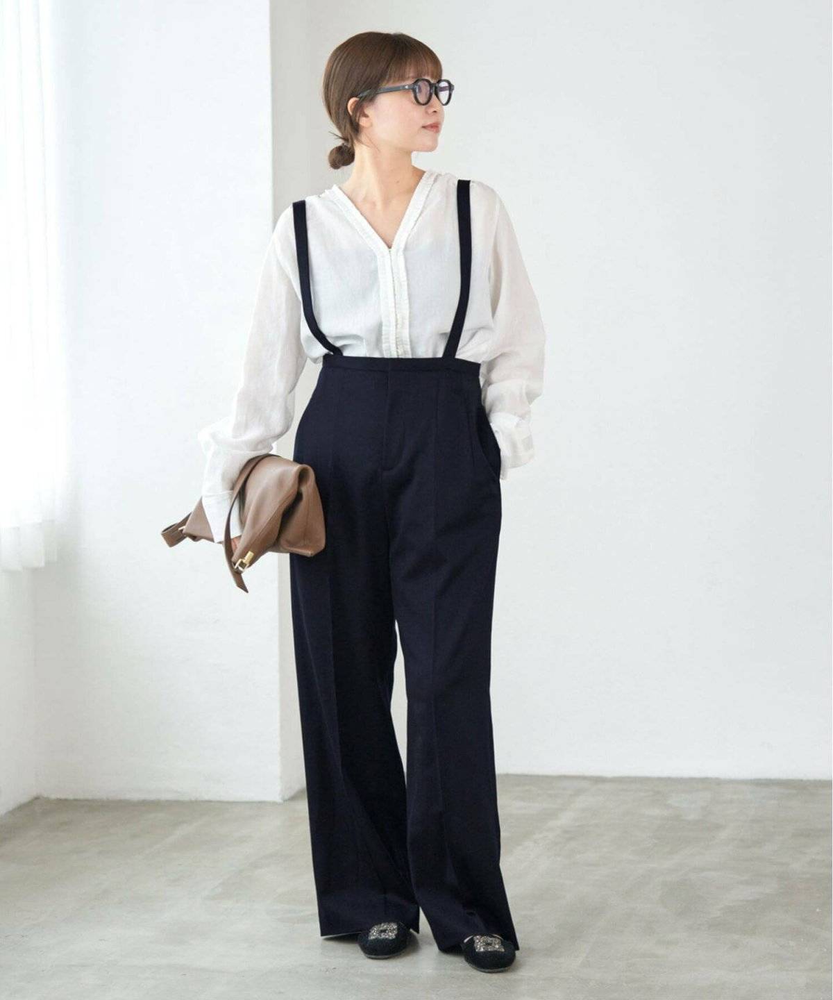 秋コーデの女性