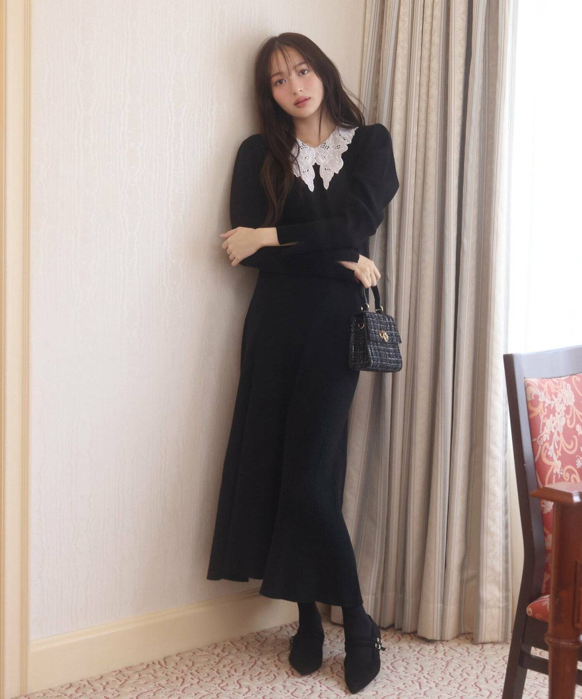 ワンピースコーデの女性