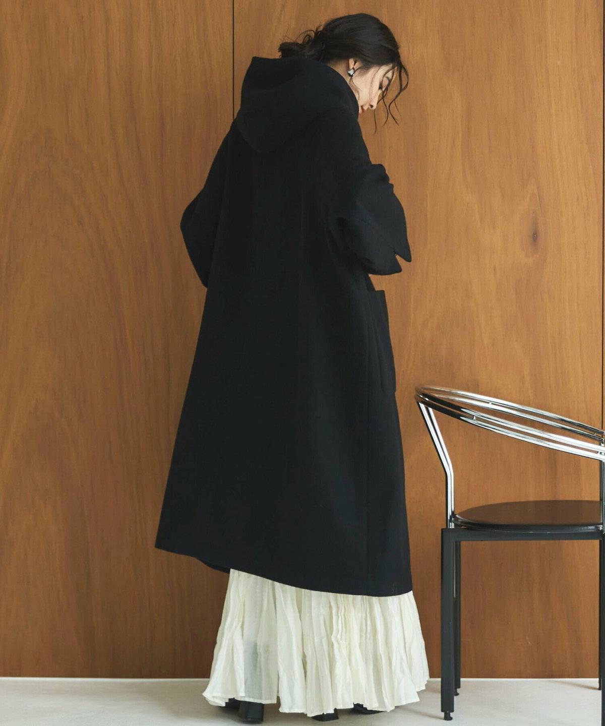 スカートコーデの女性