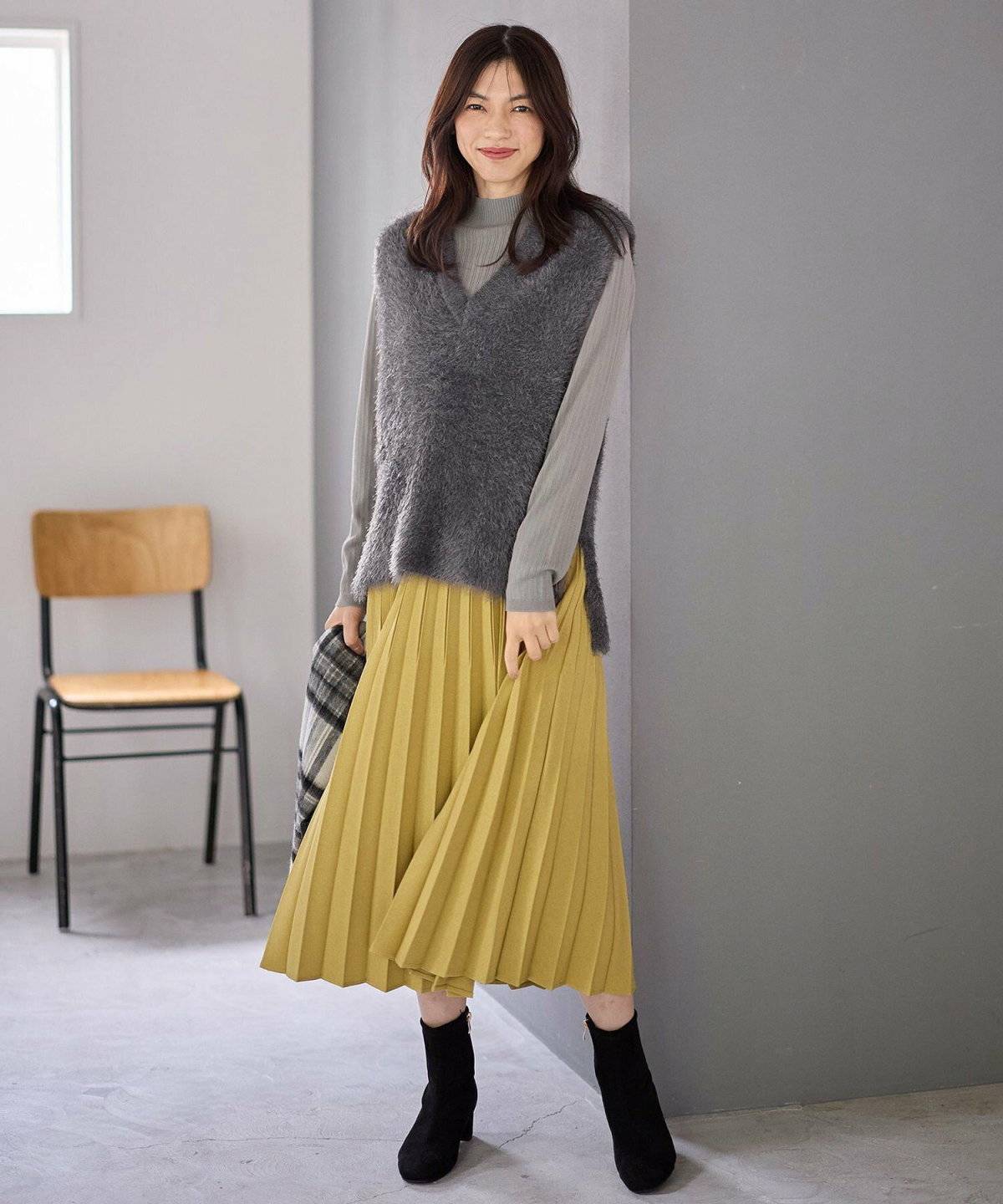 ロングスカートコーデの女性