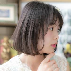  まとまり感前下がりボブ 