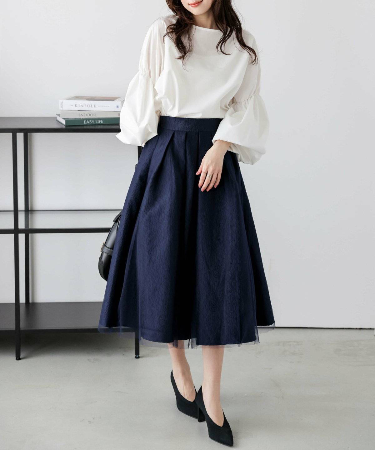 スカートコーデの女性