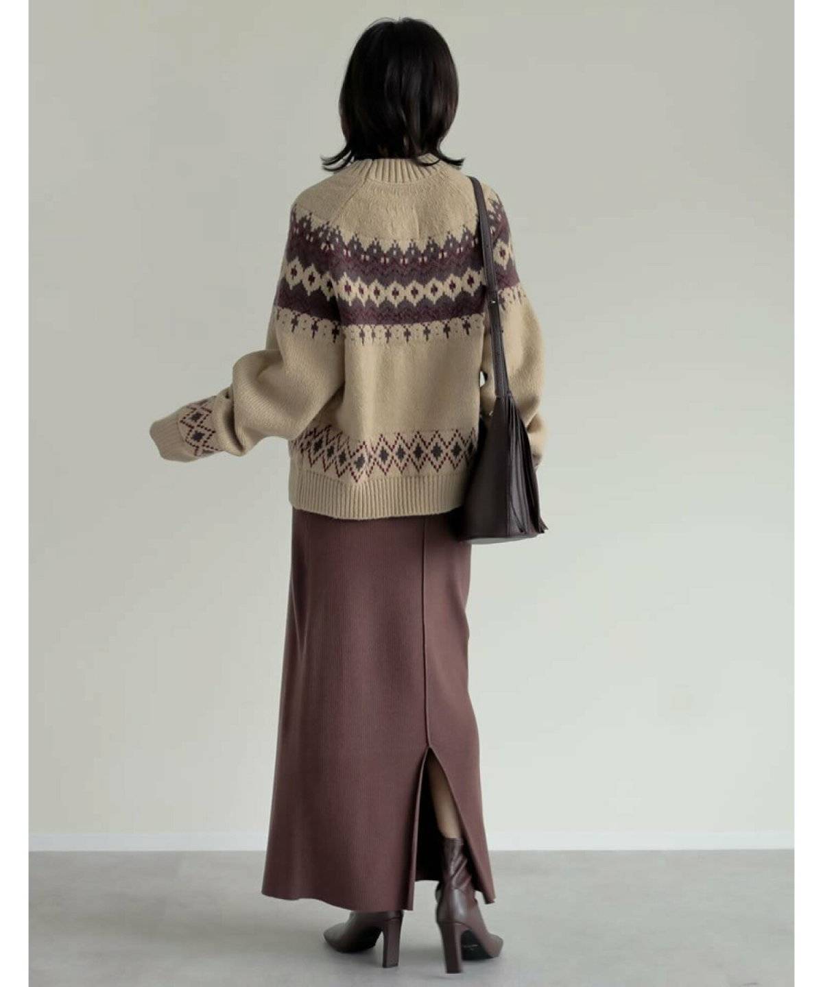 スカートコーデの女性