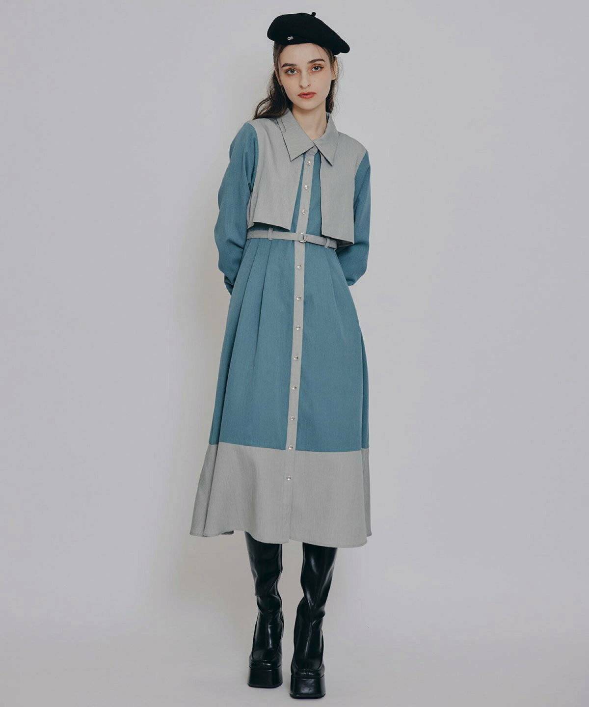 ワンピースコーデの女性