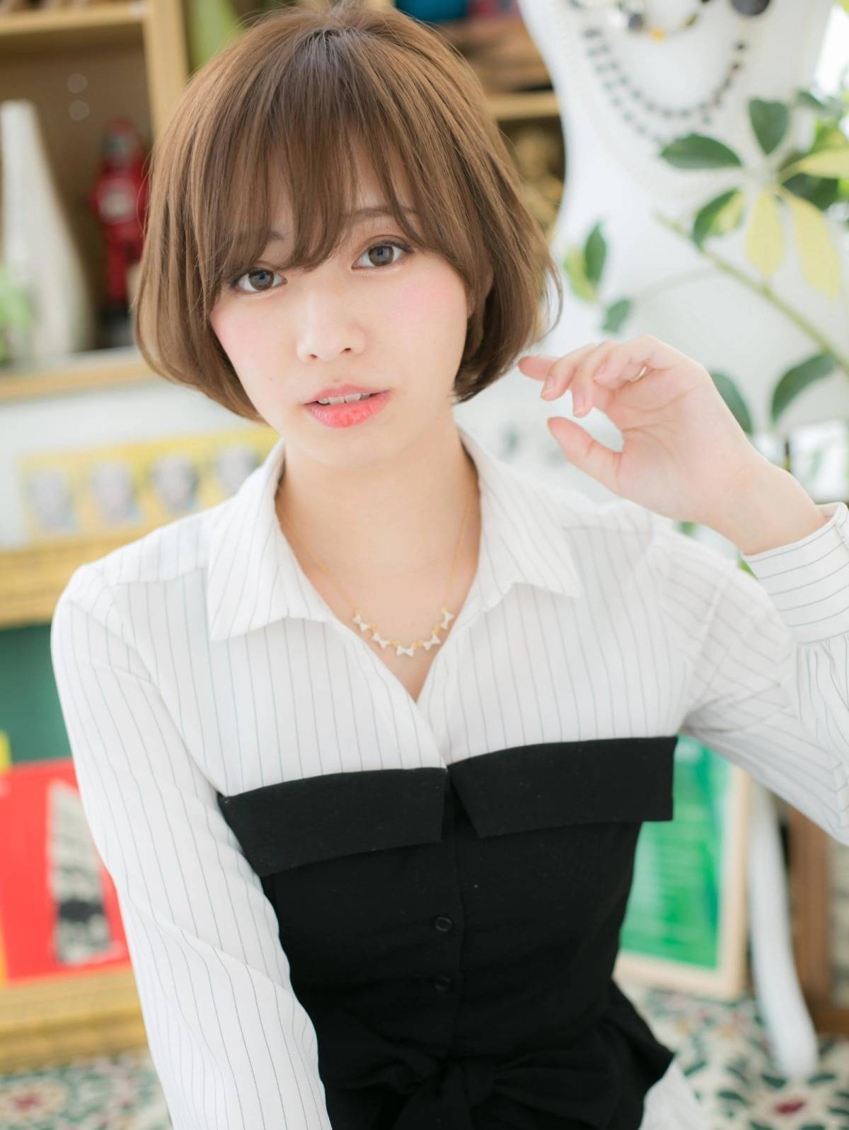 上品見え前下がりボブ