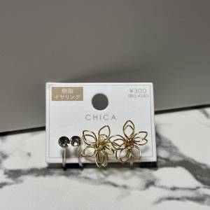  3COINS ワイヤーフラワー樹脂イヤリング ゴールド アイテム紹介 