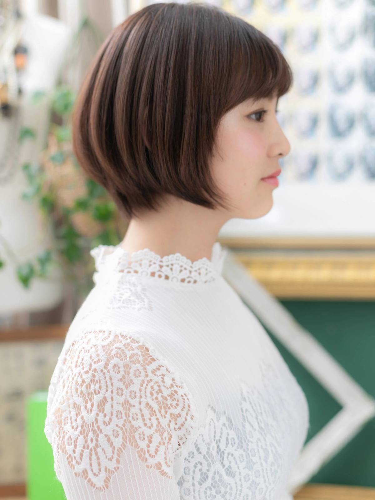 シンプルな前下がりボブ