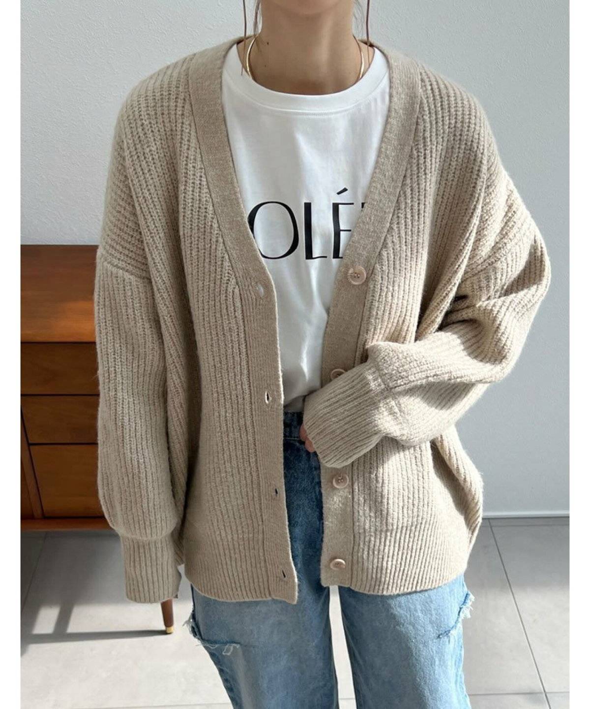 パンツコーデの女性