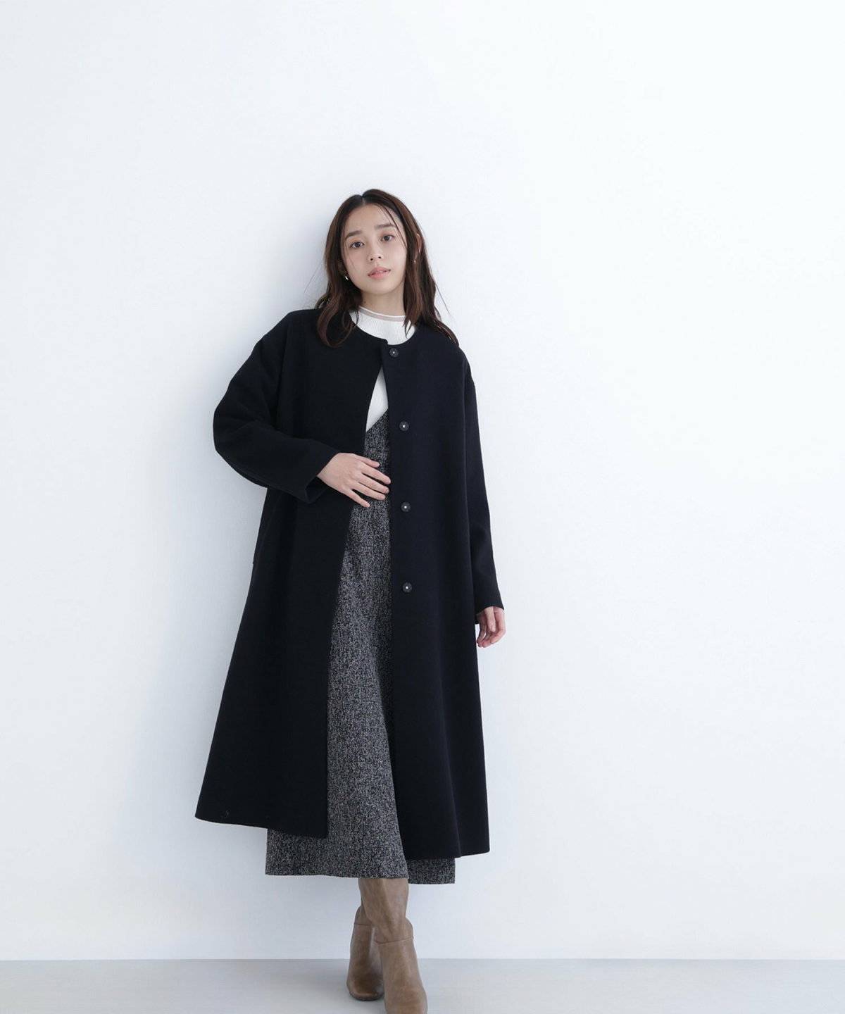 ワンピースコーデの女性