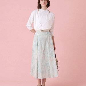  ミントグリーンのスカートコーデ 