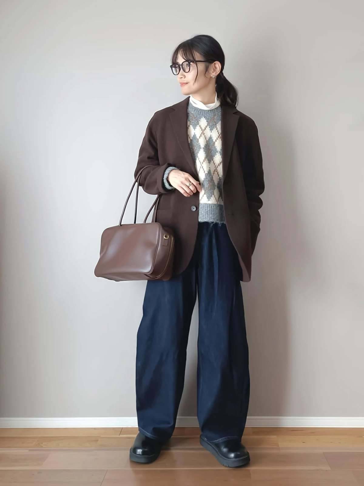 アーガイル柄のニットをアクセントにする♡