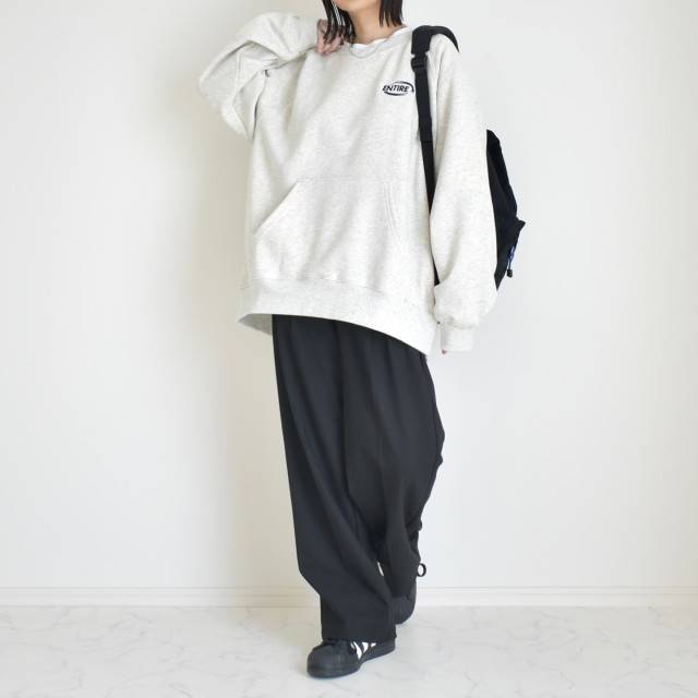 オーバーサイズのスウェットを合わせる!